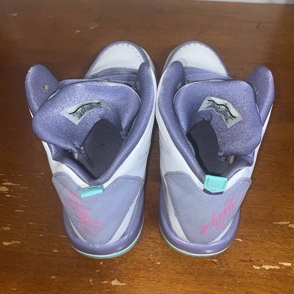 Jordan Flights - Picture 5 of 8